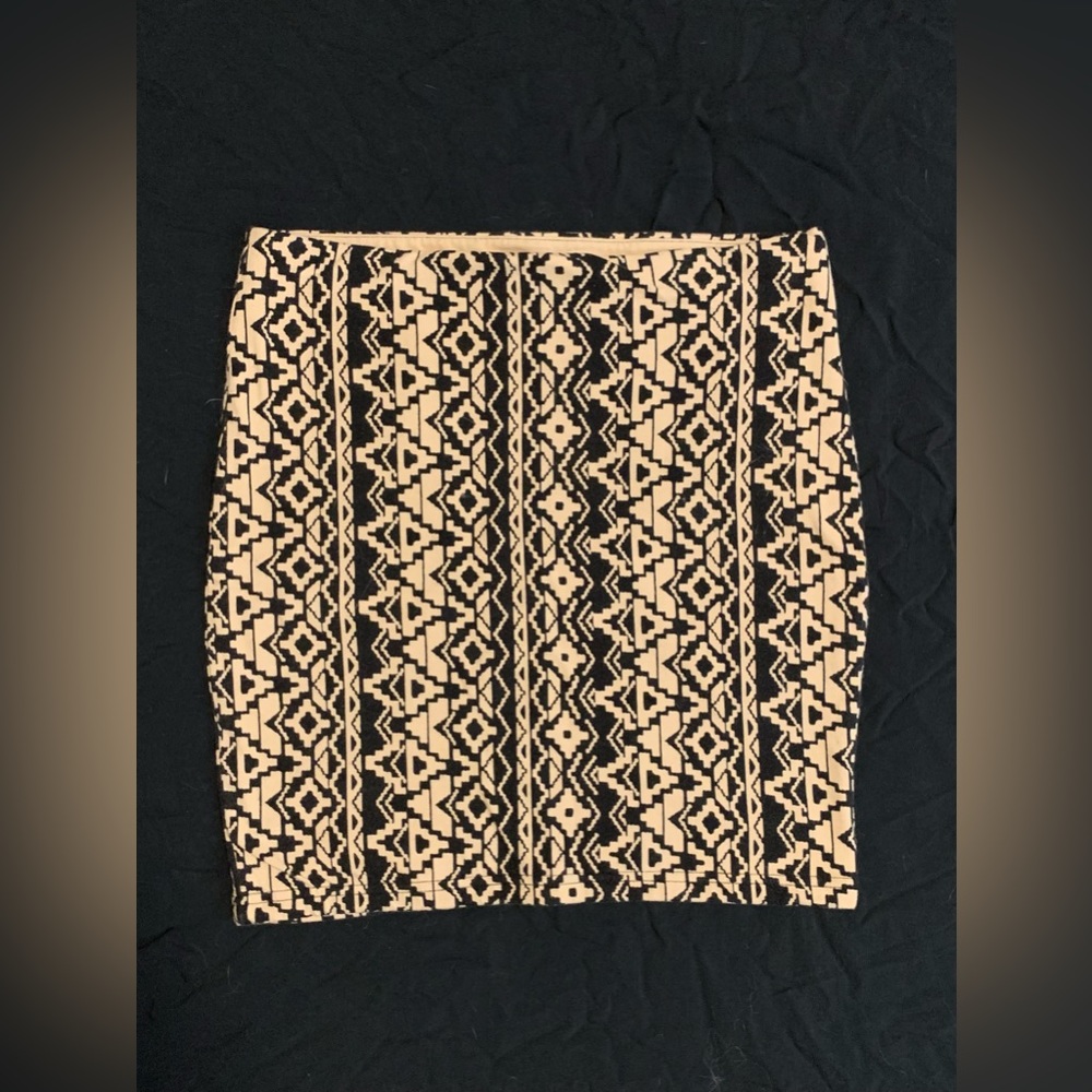[3/$15] Bodycon Mini Skirt - LARGE - EUC